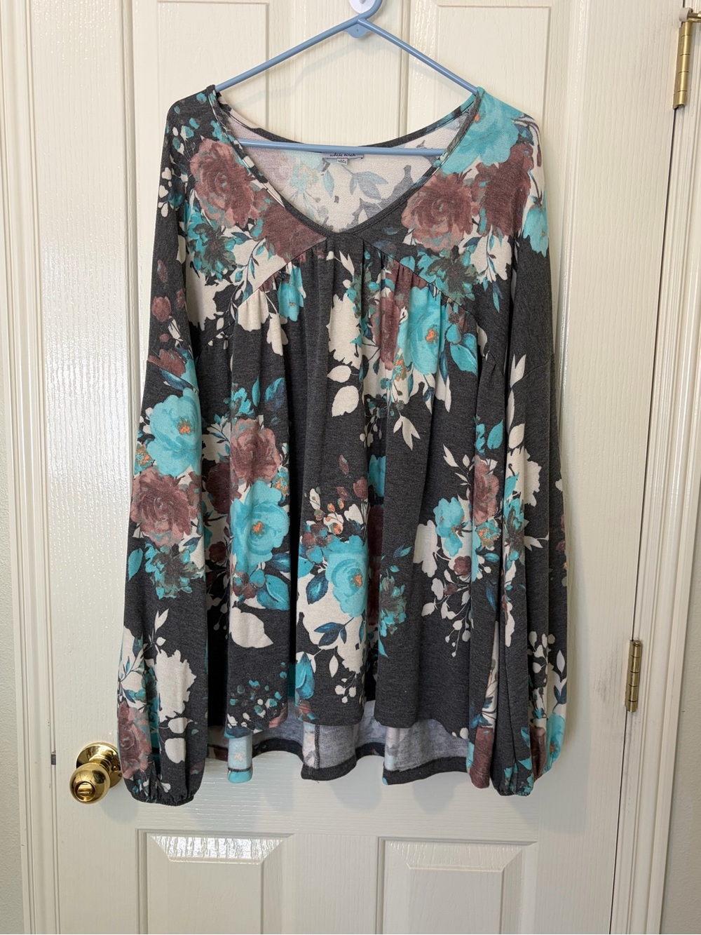 Floral V-Neck Long Sleeve Top